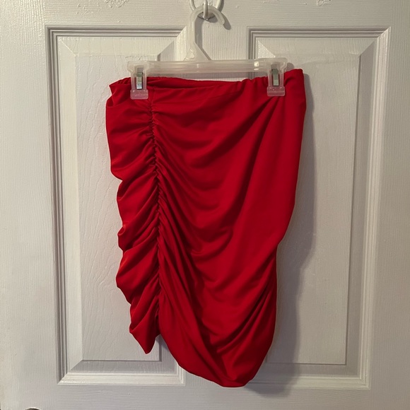 Red Ruched Set - Picture 5 of 7